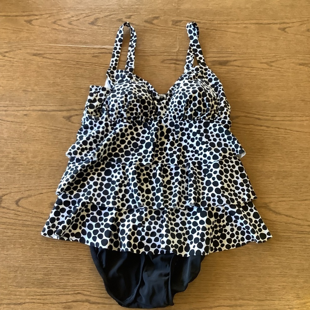 Penbrooke Polka Dot One Piece Swimsuit NWT Size 12 Tummy Control